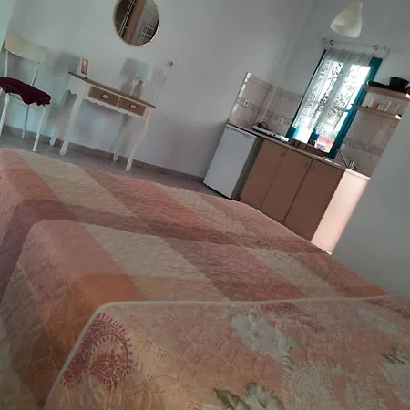 Ξενοδοχείο με διαμερίσματα Lab_rinos House *